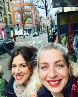 Vivian Kontomari Instagram - Νονούλη @alexalexis, @areti_alexi, JN σας ευχαριστούμε για όλα! Το ταξίδι αυτό θα μας μείνει αξέχαστο! #christmas #nye #family #friends #brussels #godfather #mussels #carbonadeflamande #belgium #zamekoropi