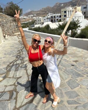 Vivian Kontomari Instagram - Βρήκα στο κάστρο μια γοργόνα..❤️
@coel1201 #summer #mermaid #naxos #castle #loveher