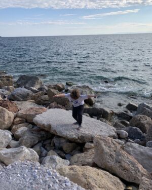 Vivian Kontomari Instagram - Δοκιμάζει να πετάξει.
Σας παρακαλω αφήστε τον.
#sropthewar #peace #freedom #children #loveandpeace