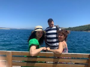 Vivian Kontomari Instagram - Μύρισε θάλασσα… Καλό μήνα!🩵
#chios #vodkamolotof2023 #periodeia #june