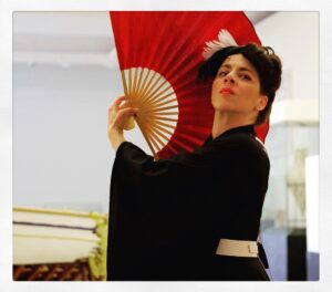Vivian Kontomari Instagram - η Κουλα Κίττυ σας περιμένει και σήμερα στο Ναυτικό μουσείο #logia_regga #lovemyjob