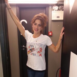 Vivian Kontomari Instagram - Μπορείς κι εσυ να προσφέρεις στην "Κιβωτό του κόσμου". Αγόρασε  το συλλεκτικό 
T shirt που δημιούργησε η Obvious clothing σε συνεργασία με την μικρή Χριστίνα (μέλος της Κιβωτού του κόσμου) και του οποίου τα έσοδα θα διατεθούν για δώρα στα παιδιά τις ημέρες των Χριστουγέννων. 
Μπορείτε να κάνετε την παραγγελία σας μέχρι τις 20/12 στο 2109510150 ή μέσω του instagram @obviousofficial
Τιμή 12€   3€ εξοδα αποστολης κ αντικαταβολης