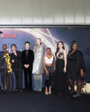 Vivienne Acheampong Instagram - About last night… whirlwind!

THE SANDMAN PREMIERE 🖤

Styling: @aimeecroysdill
Makeup: @minnie_mua 
Wearing: @maisonvalentino