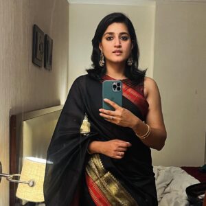 Viviya Santh Instagram - 🖤🖤
