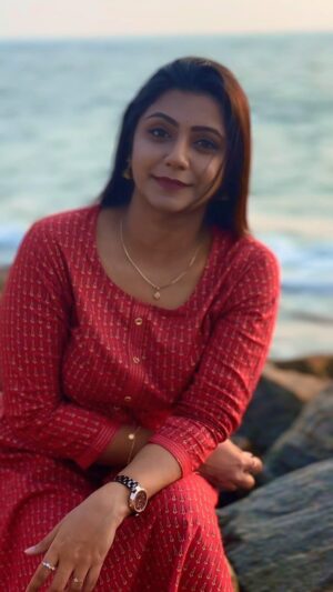 Vj Dhanusek Vijayakumar Instagram - நீ..நான்..அலை..இசை…!! ❤️🌊🎶
.
.
.
#vjdhanusek #Anjali #actresses #neenaankadhal #vijaytv #vijaytvserial #thalapathy #vijay #reels #reelsinstagram #reelsindia #reelkarofeelkaro #reelitfeelit #reel #reelviral #trending #trendingreels #love #lovesongs #viralreels #tamilreels #foryou #video #videooftheday #happyme