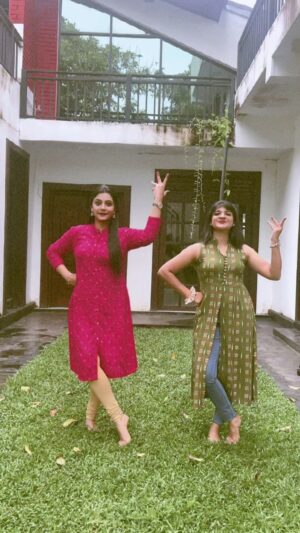 Vj Dhanusek Vijayakumar Instagram - Kanmani… Coz it’s trending 🥰
.
.
.
#vjdhanusek #actress #reels #reelsinstagram #reelsvideo #reelitfeelit #reelkarofeelkaro #reelvideo #reelsindia #kanmani #kanmanianbodukadhalan #guna #dance #trending #foryou #fyp #videooftheday #happyme