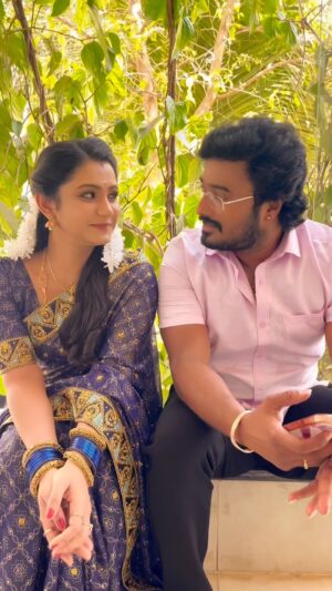 Vj Dhanusek Vijayakumar Instagram - காதலித்துப் பார்… ❤️🥰 

Anjali & Krishna moment 🫶🏻 @naveenmuralidhar_mimicree 
.
.
.
.
#vjdhanusek #naveenmuralidhar #vijaytv #neenaankadhal #vijaytvserial #actors #actorslife #recreation #song #acting #reels #reelsinstagram #reelitfeelit #reelindia #reelkarofeelkaro #reelviral #tamilreels #tamilsong #love #trending #foryou #viralreels #videooftheday #happyme