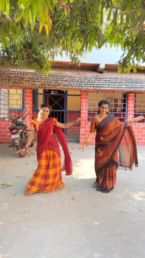 Vj Dhanusek Vijayakumar Instagram - Little moments, big love ❤️🥰
.
.
.
.
#vjdhanusek #varshinisuresh #actresses #vijaytv #neenaankadhal #vijaytvserial #reels #reelsinstagram #reelitfeelit #reelkarofeelkaro #reelindia #reelit #reelviral #reels #tamilreels #sisters #tamilsong #yuvan #dance #loveislove #trending #trendingreels #foryou #viral #videooftheday #happyme