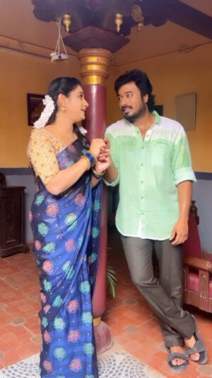 Vj Dhanusek Vijayakumar Instagram - என்ன ஒரு அடி… 😂🫶🏻 
@naveenmuralidhar_mimicree 

#NNK 🎬 Krishna & Anjali 😇 
.
.
.
.
#vjdhanusek #naveenmuralidhar #actors #nnk #vijaytv #neenaankadhal #serial #vijaytelevision #reel #reels #reelsinstagram #reelitfeelit #reelvideo #reelkarofeelkaro #reelindia #reelit #tamilreels #comedy #comedyreels #trending #foryou #fyp #videooftheday #happyme