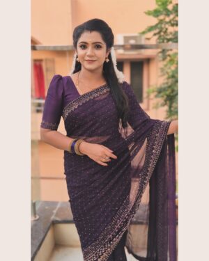 Vj Dhanusek Vijayakumar Instagram - அவனின் காதலி… ❤️🥰 

#NNK 🎬
.
.
.
.
#vjdhanusek #Anjali #actress #nnk #neenaankadhal #neenaankadhalvijaytv #vijaytv #vijaytvserial #saree #sareelove #purple #instapic #instagood #instadaily #instalike #instagram #instamood #instafashion #trending #foryou #fyp #pictures #picoftheday #happyme