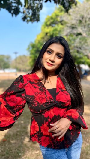 Vj Dhanusek Vijayakumar Instagram - Katchi Seralamaaa ❤️🎶😎 
.
.
.
.
#vjdhanusek #Anjali #actresses #katchisera #vijaytelevison #vijaytv #instagram #reels #reelsinstagram #reelitfeelit #reelkarofeelkaro #reel #reelindia #reelviral #reelsindia #tamilreels #tamilsongs #vijaytvserial #neenaankadhal #foryou #trending #trendingreels #viral #videooftheday #happyme