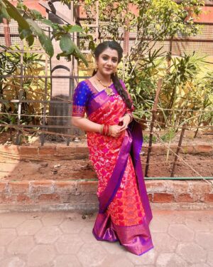 Vj Dhanusek Vijayakumar Instagram - Drape…Pose…Click 📸❤️

Being Anjali 🥰
.
.
.
.
#vjdhanusek #Anjali #neenaankadhal #vijaytv #vijaytvserial #instagood #instagram #instalike #instadaily #instafashion #saree #sareelove #traditional #trending #foryou #fyp #picoftheday #happyme