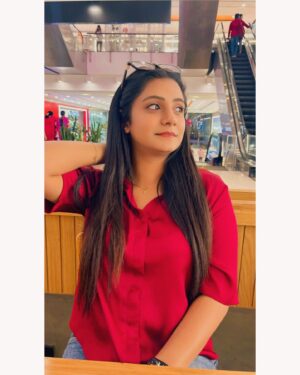 Vj Dhanusek Vijayakumar Instagram - Nee pesa lighta.. Aasa kooda… ❤️🥰
.
.
Pc 📸 : @varshinisureshoffl 😘
.
.
.
#vjdhanusek #actress #pics #casual #instagood #instadaily #instalike #instagram #instamood #instafashion #instalove #fashion #redlove #girlinred #picture #foryou #fyp #picoftheday #happyme
