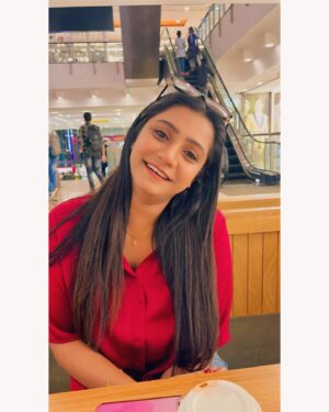 Vj Dhanusek Vijayakumar Instagram - Nee pesa lighta.. Aasa kooda… ❤️🥰
.
.
Pc 📸 : @varshinisureshoffl 😘
.
.
.
#vjdhanusek #actress #pics #casual #instagood #instadaily #instalike #instagram #instamood #instafashion #instalove #fashion #redlove #girlinred #picture #foryou #fyp #picoftheday #happyme