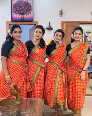 Vj Dhanusek Vijayakumar Instagram - The Girls Club Of NNK ❤️🔥

#rakkumuthurakku 💃

@vijaytelevision @varshinisureshoffl @harsha__here__ @madhumitha_illayaraja 

#neenaankadhal #vijaytelevison #vijaytvserial