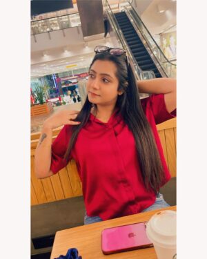 Vj Dhanusek Vijayakumar Instagram - Nee pesa lighta.. Aasa kooda… ❤️🥰
.
.
Pc 📸 : @varshinisureshoffl 😘
.
.
.
#vjdhanusek #actress #pics #casual #instagood #instadaily #instalike #instagram #instamood #instafashion #instalove #fashion #redlove #girlinred #picture #foryou #fyp #picoftheday #happyme