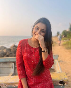 Vj Dhanusek Vijayakumar Instagram - Happy Posing ❤️🌊
.
.
.
.
#vjdhanusek #Anjali #actresses #beach #beachvibes #loveyourself #vibes #nature #loveyourself #naturelover #insta #instagood #instalike #instagram #instamood #instafashion #instalove #instanature #beyourself #vijaytvserial #neenaankadhal #trending #viral #foryou #picture #picoftheday #happyme