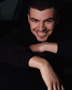 Vlad Cherevatiy Instagram - Если вы чувствуете что на Вас или на Вашей семье есть воздействие.. и ждать консультации в октябре очень далеко. 

Рекомендую Вам сделать👇🏻

Снятие негатива и защита - без предварительной консультации!

🕒 Сроки: Проводится в течение 10 дней.

🔴 Важно знать: Это не ритуальная работа, решающая все ваши проблемы. Чистка избавит вас от тяжести души, накопленного негатива, сглаза и зависти.

🚀 Новое начало: Снятие негатива и защита - верный шаг к новому началу.

🔮 Подозрения на магическое воздействие: Если вы подозреваете, что на вас кто-то творит магическое воздействие или атакует, то снятие негатива и постановка защиты в данном случае подходят.

🤔 Примечание: Если вы не практик - Убедительно рекомендуется обратится к специалисту. 

Подробности тут  79999866669