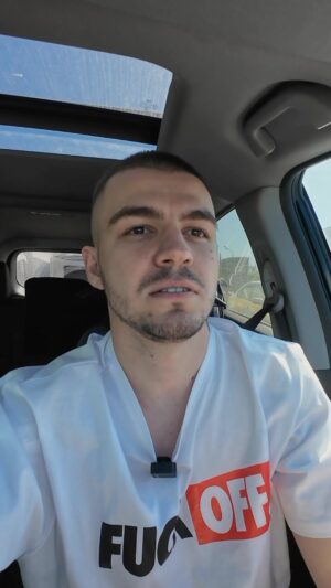 Vlad Cherevatiy Instagram - Пишите, интересно сколько нас 🤗