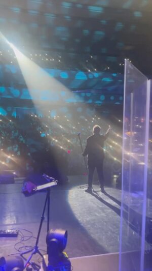 Vladimir Presnyakov Jr. Instagram - Любимый Питер! Спасибо за этот вечер! Вы просто космические. И я безумно счастлив нашим встречам. Они всегда заряжают!
