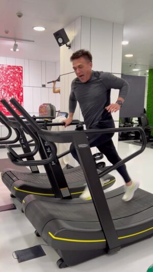 Vladislav Topalov Instagram - К лету не готов🤣 к марафону - подавно🤦🏻‍♂️
А кто бегал марафон ? Есть такие?