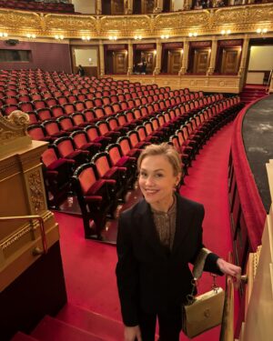 Vlastina Svátková Instagram - A někdo má dnes velkou radost !!! 

S maminkou na Kytici @narodni_divadlo.cz