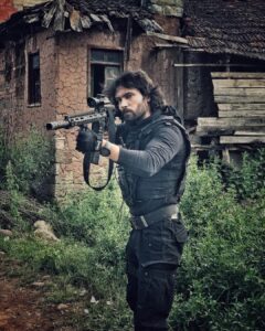 Volkan Keskin Instagram - 'Yirmi ok yesemde düşmem' dedi Kürşad.#İsimsizler #kürşad