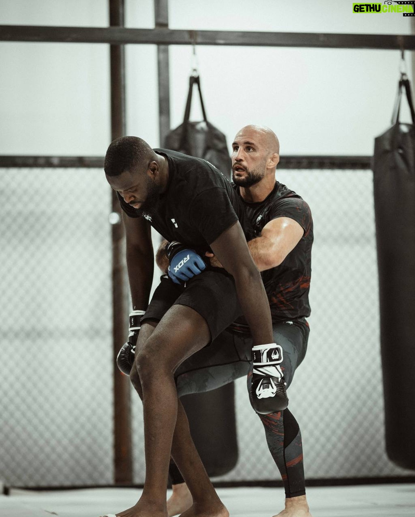 Volkan Oezdemir - 4K Likes - What a team, what a week. 📸✨
#ufcsaudiarabia
