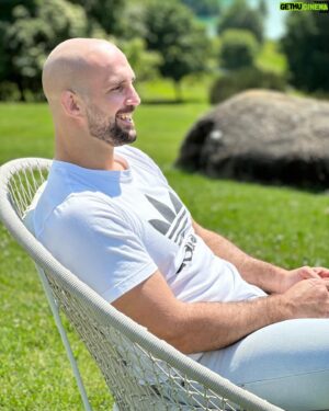 Volkan Oezdemir Instagram - Magnifique échange avec @johannagapany notre conseillère aux Etats Fribourgeoise 💯 

Dynamique, envie de faire avancer les choses et d’une humilité surprenante! ! 

Tout le meilleur pour la suite et un max de soutiens à elle la team!! 🌋🌋