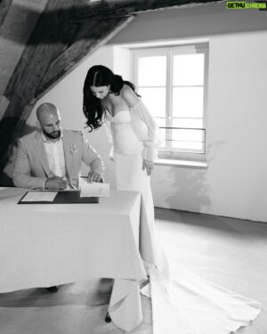 Volkan Oezdemir Instagram - MR & MRS OEZDEMIR 💍 #mariagecivil