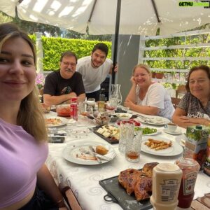 Volkan Severcan Instagram - Kahvaltı hazır, bekliyoruz…
Harika bir haftasonu diliyoruz…
♥️💐🙏🧿😀🍽🍁
@mmugesevercan @cnstyvz @melissevercanyavuz @saimeosmanagaoglu 
#aile #haftasonu #happiness #mutluluk #family #doughter #son #breakfast #kahvaltı