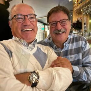 Volkan Severcan Instagram - Usta Gazeteci Atilla Köprülüoğlu Ağabeyimle İzmir’de harika bir gece, keyif dolu sohbet ve daha binlerce güzel güzel şey…. @atillakopruluoglu