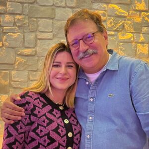 Volkan Severcan Instagram - Doğum günün kutlu olsun bir tanem, canım kızım, her şeyim…  @melissevercanyavuz @mmugesevercan 
🎂♥️💐🙏🧿👏👏👏👏👏👏👏👏
