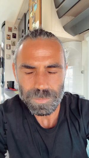 Volkan Uygun Instagram - Madem renkli 😊 #eyes #greeneyes #blueeyes