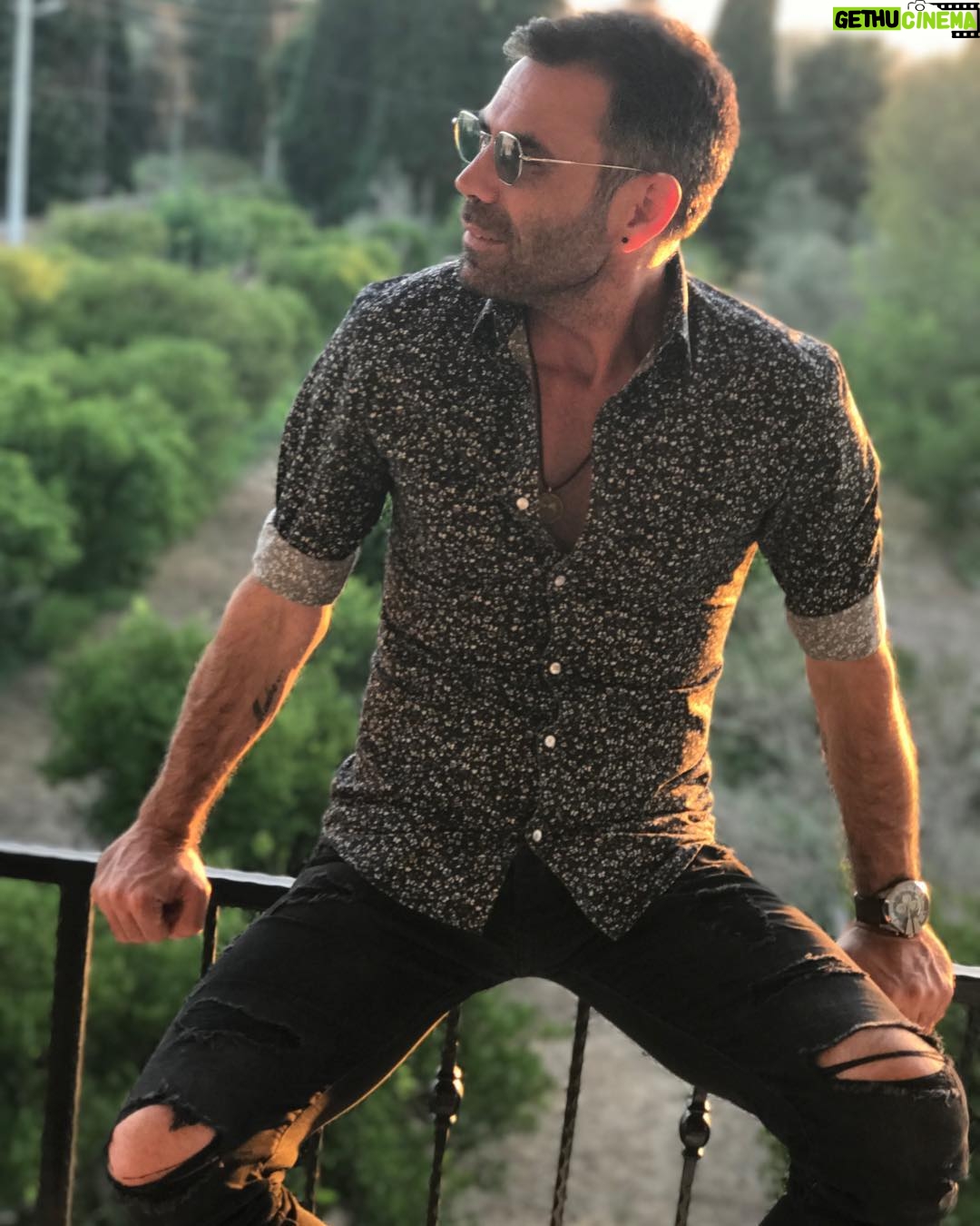 Volkan Uygun - 11.4K Likes - Hayata hep bir tebessüm et...✌🏻
📸 @nursadergun 👊🏻