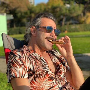 Volkan Uygun Instagram - 👨‍🦰😀
📸 @diyarsonmezturk