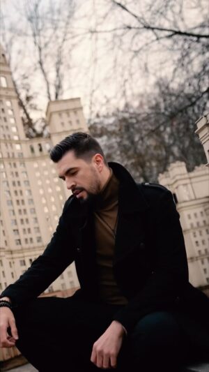 Vyacheslav Makarov Instagram - Трек «Сердце изо льда» уже влился в зимнюю волну по всей стране!
Кто послушал трек, делитесь эмоциями 🧊❤️
Как вам песня?
Вижу все ваши видео, обнимаю и like каждому 🎈

#вячеславмакаров #сердцеизольда #песнязимы