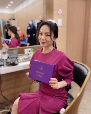 WAX Instagram - 지인찬스!! 연어앰플 바르고 팩 올리고 웬지 고급지네 ~ㅎㅎ
선물 받아도 좋을것같아요❤️
#아라보라 #듀얼레이어 #앰플 #마스크팩