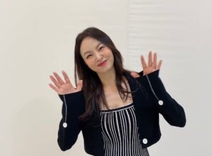 WAX Instagram - 안녕하세요^^
아직 낮엔 좀 덥지만 해가지면 시원한바람이 살랑살랑  가을가을 해졌더라구요~
저는 연말공연 소식으로 오랜만에 인사드립니다☺️ 4월공연의 감동이 아직 제가슴속에 남아서.. 벅찬 마음으로 공연을 준비하고있어요^^
또 만날수있기를요….🥰🥰#왁스콘서트#홍대#신한play스퀘어라이브홀 #11/4~5  #티켓오픈 9/22 #인터파크티켓