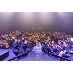 WAX Instagram - wax x 23 콘서트를 무사히 마쳤습니다!

공연전에는 설레임이 가득..공연후에는 감동과 감사함이 가득이에요~ ㅠㅠ 한동안 긴 여운이 남아있을것 같습니다.. 
11/4일 5일 와주신분들..멀리서도 와주신분들..너무 감사드리고 사랑합니다..
우리 2024에 또 만나요~

아..앞줄에 계신분들은 사진에 잘 안나왔네요..;;

#왁스콘서트 #왁스윈터콘서트 #신한play스퀘어라이브홀