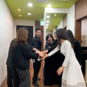 WAX Instagram - wax x 23 콘서트를 무사히 마쳤습니다!

공연전에는 설레임이 가득..공연후에는 감동과 감사함이 가득이에요~ ㅠㅠ 한동안 긴 여운이 남아있을것 같습니다.. 
11/4일 5일 와주신분들..멀리서도 와주신분들..너무 감사드리고 사랑합니다..
우리 2024에 또 만나요~

아..앞줄에 계신분들은 사진에 잘 안나왔네요..;;

#왁스콘서트 #왁스윈터콘서트 #신한play스퀘어라이브홀