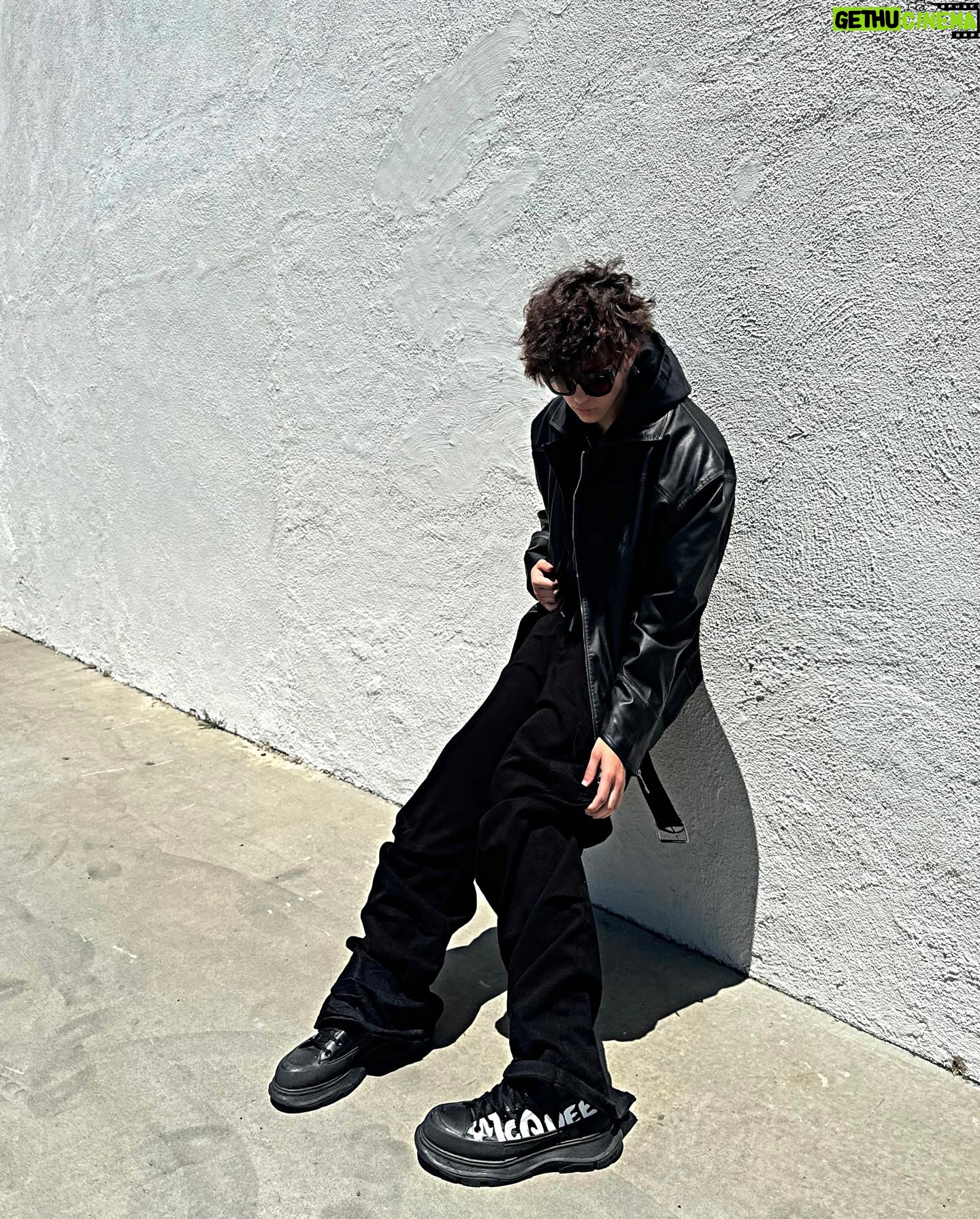 Walker Bryant - 8.4K Likes - all black wit @boohoomanofficial
#walkerbryant #ad