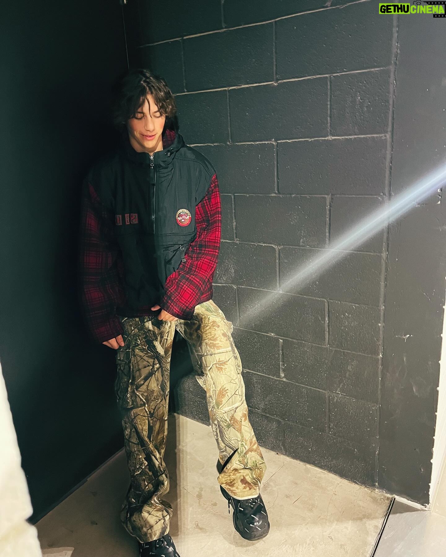 Walker Bryant - 14.2K Likes - dnd