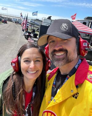 Walker Hayes Instagram - Unreal @talladega experience today!!!! So proud of team @joeylogano #22 for life 🦆🦌 See y’all in October😤😤