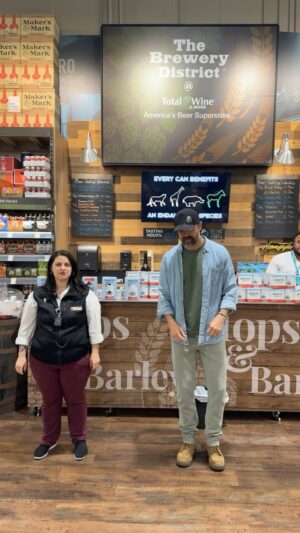 Walker Hayes Instagram - @totalwine party with @athleticbrewing “Fancy Like” NA popping off!!!!! So so so much fun!  Hopefully see y’all at some other @totalwine locations asap 💪💪