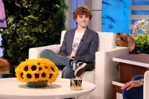 Walker Scobell Instagram - Make sure to watch me and my dory socks on @theellenshow today