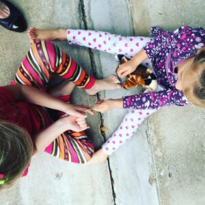 Wallis Currie-Wood Instagram - the great battle for the turkey wishbone #littleladies #thanksgiving