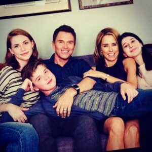 Wallis Currie-Wood Instagram - #tbt to the day we took our family photo #TeamMcCord #MadamSecretary