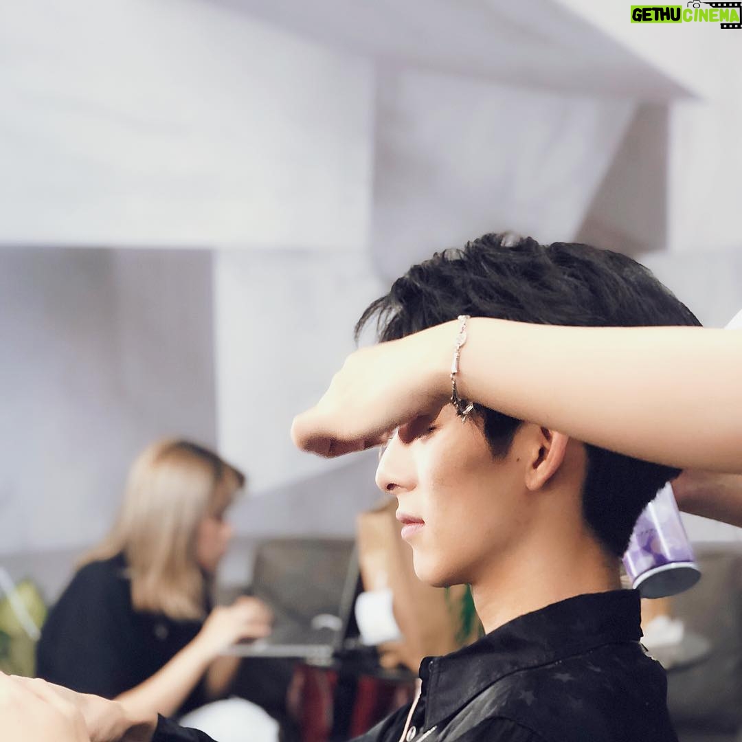 Wang Haoxuan - 19K Likes - Behind the scenes.
