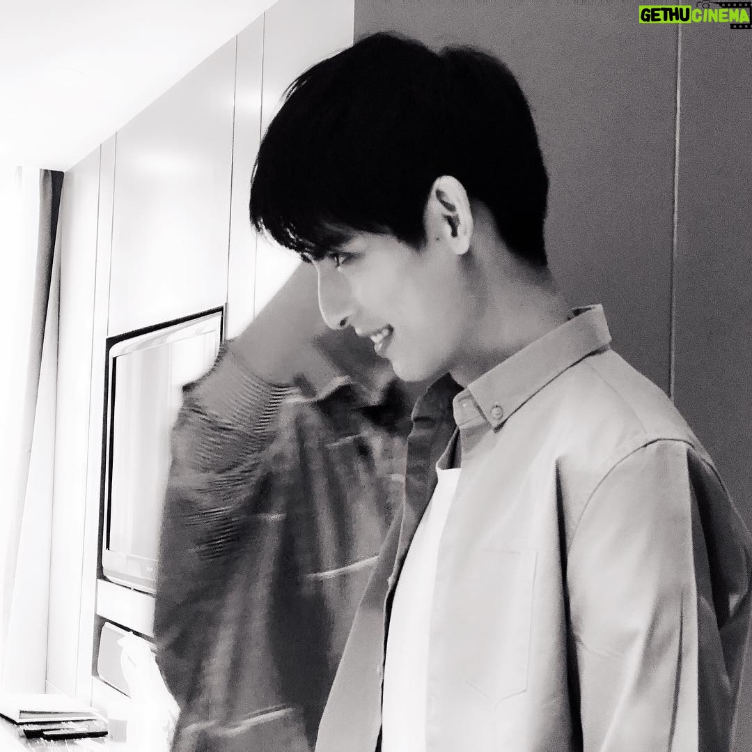 Wang Haoxuan - 18.1K Likes - snapshots